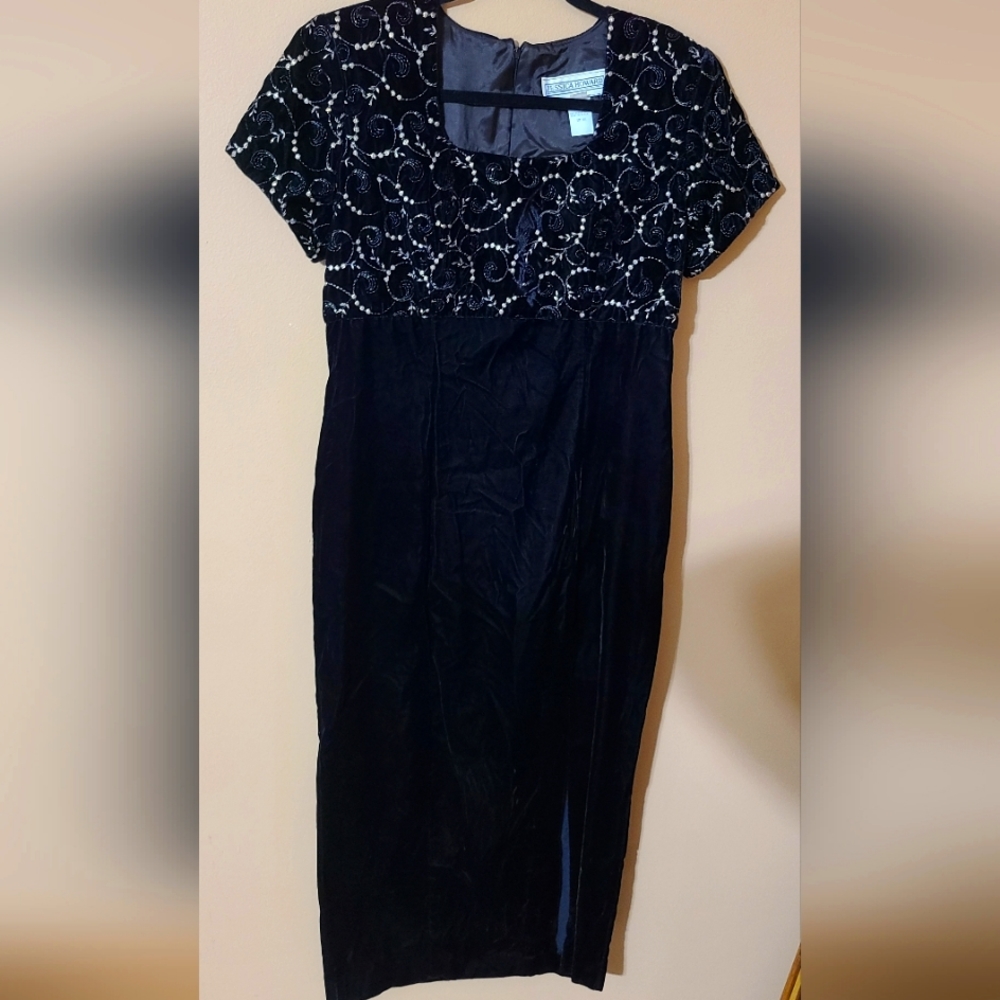 Vintage Jessica Howard Velvet Tea Length Fitted Black Dress Size 8